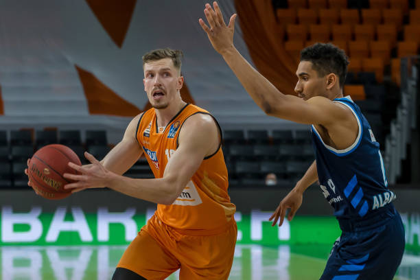 队伍虽展现 队伍虽展现